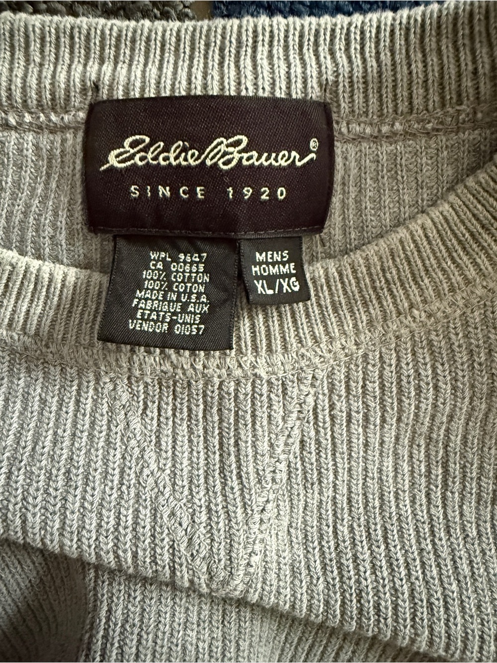 Vintage Eddie Bauer Men's Crewneck Sweater in Light Gray - Picture 2 of 4